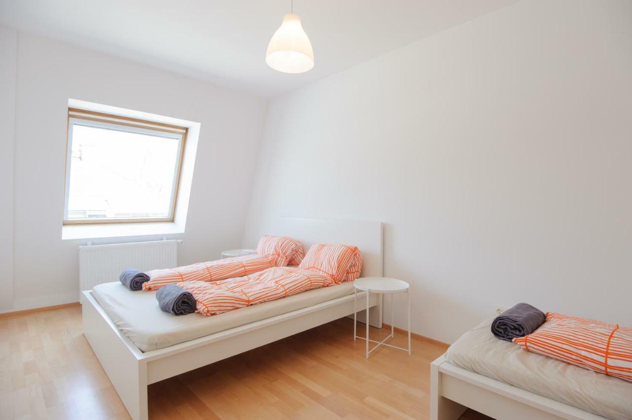 Central Living Apartments - Rathaus Вена Экстерьер фото
